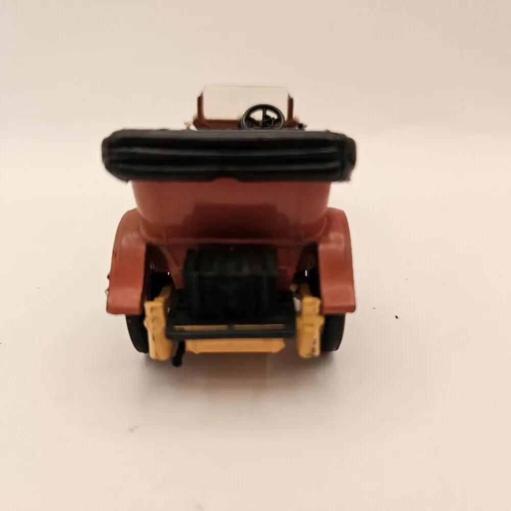 CORGI TOYS DAIMLER 1910 RED METAL A5 1:43 w Driver and‎ Passengers RARE!